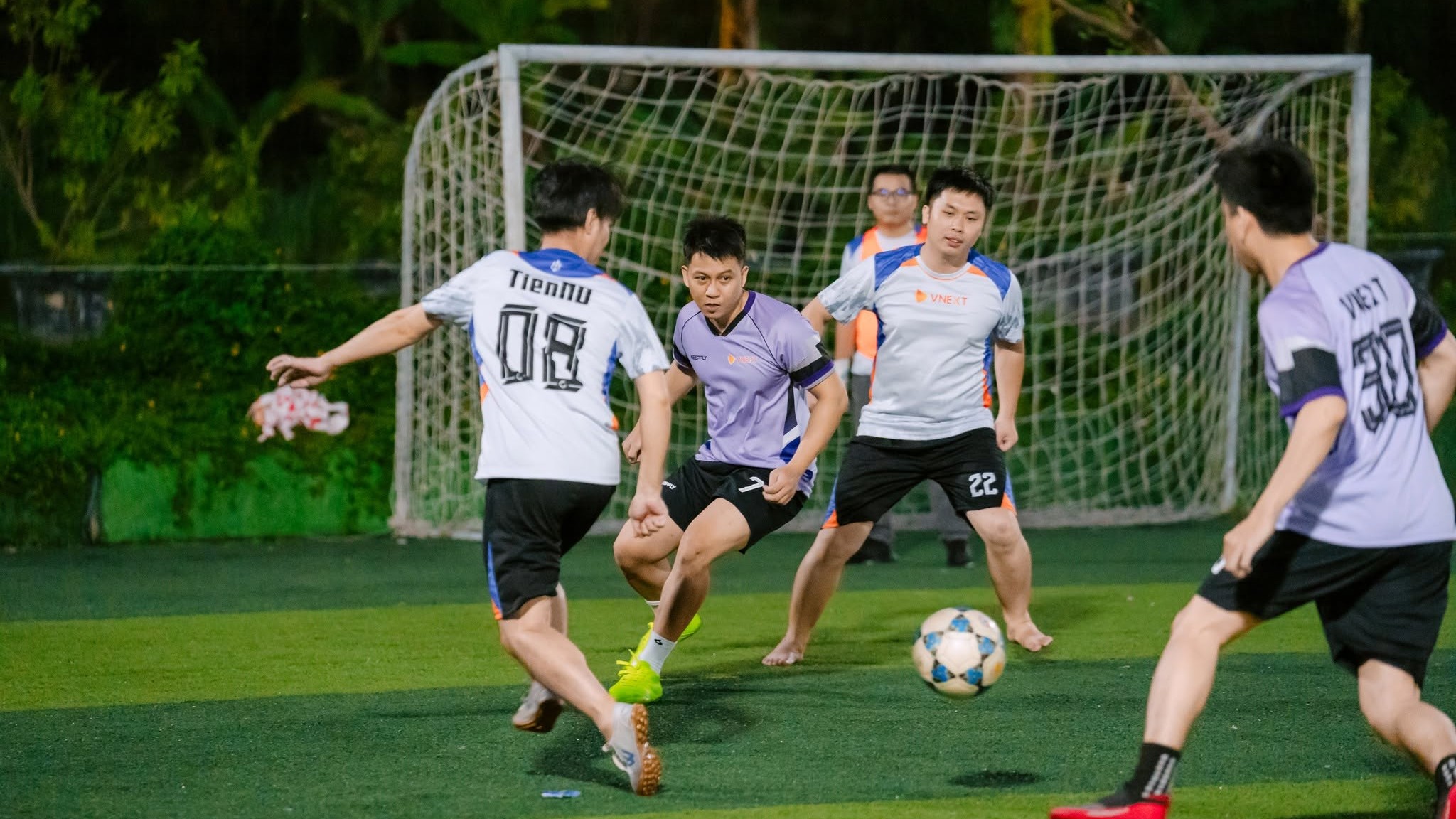 Fighting for every ball